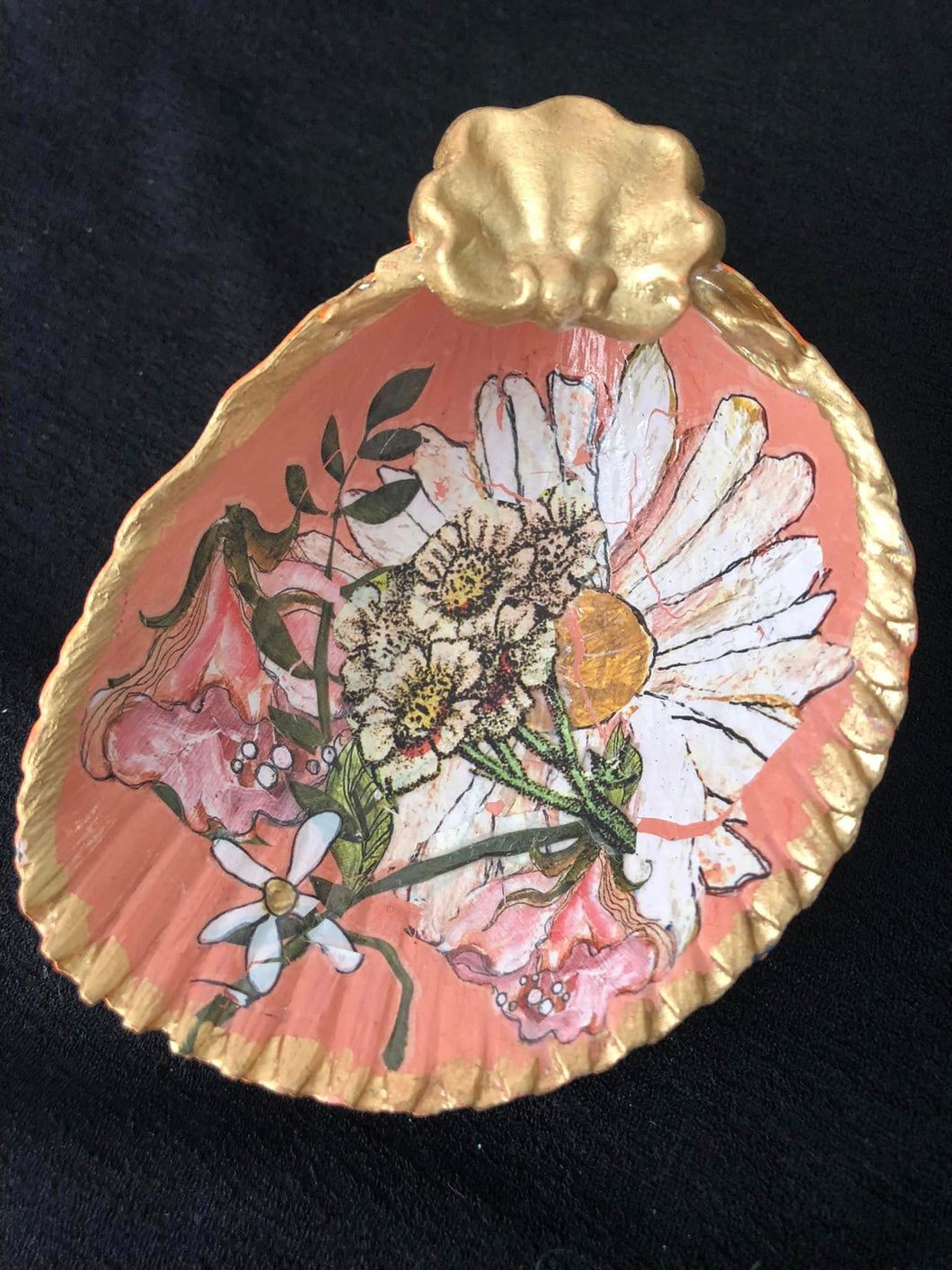 White Daisy trinket tray Shell Art